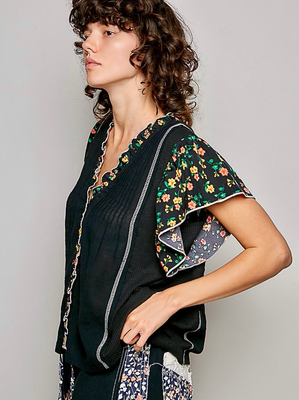💛 Hello Gorgeous! POL COTTON V-Neck Floral Ruffle Sleeve Blouse